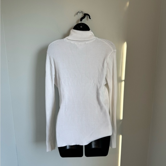 Time and Tru White Turtleneck Size XL - Picture 7 of 9